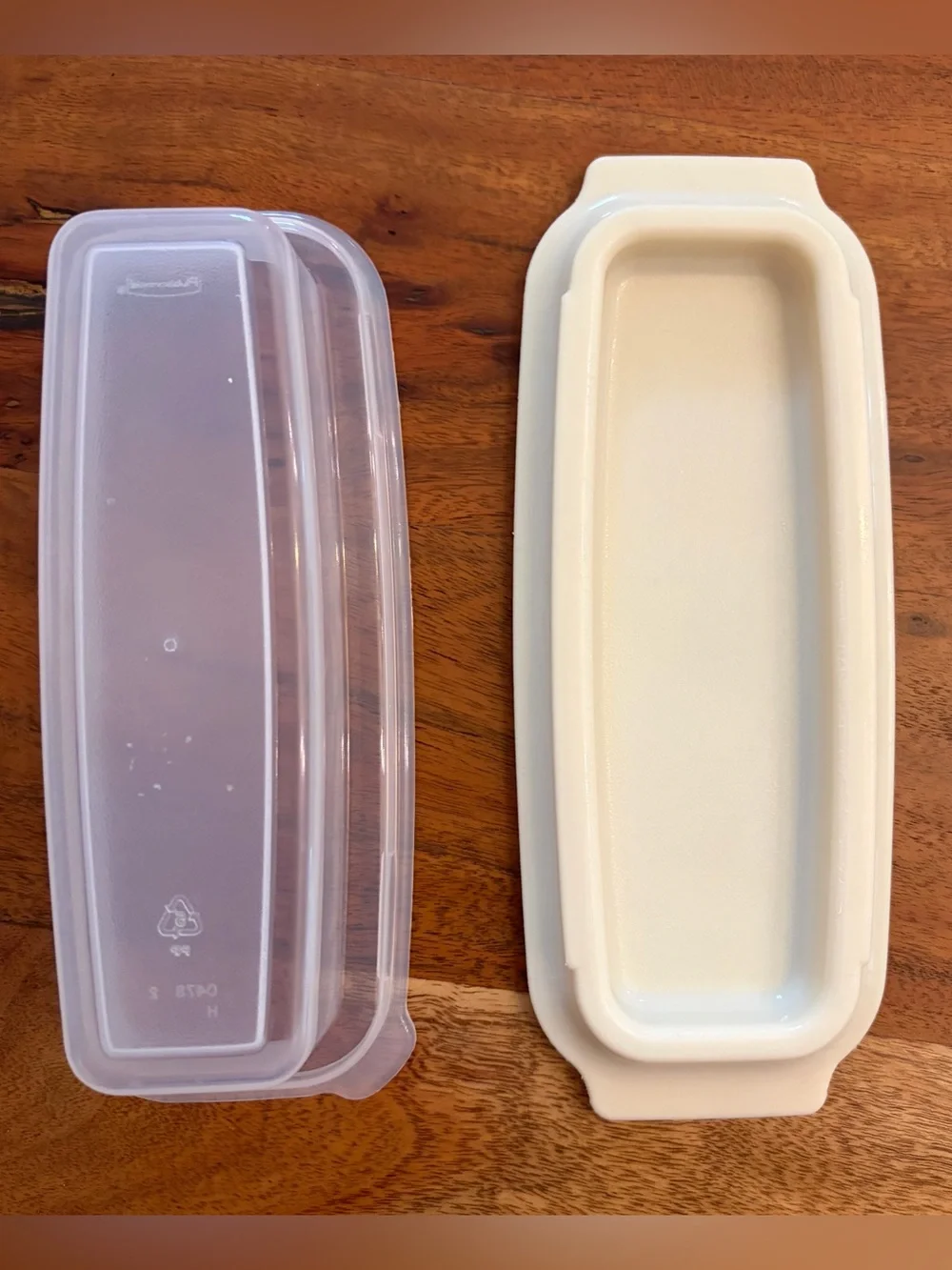 TWO Vintage 0477 Rubbermaid Standard Plastic Butter Dishes Red Almond w/ Lids